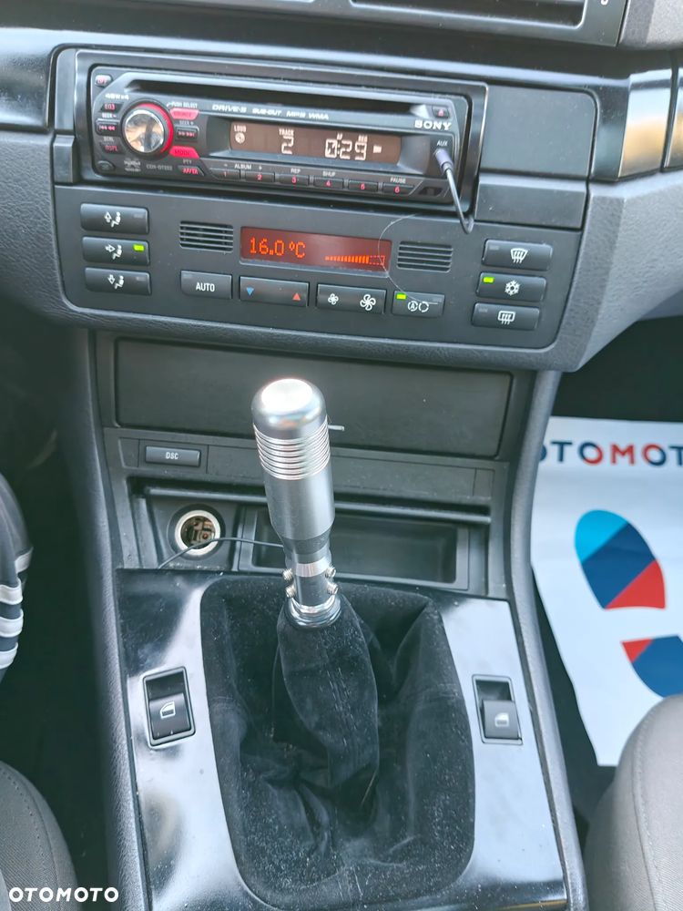 BMW Seria 3 320i Edition Exclusive - 32