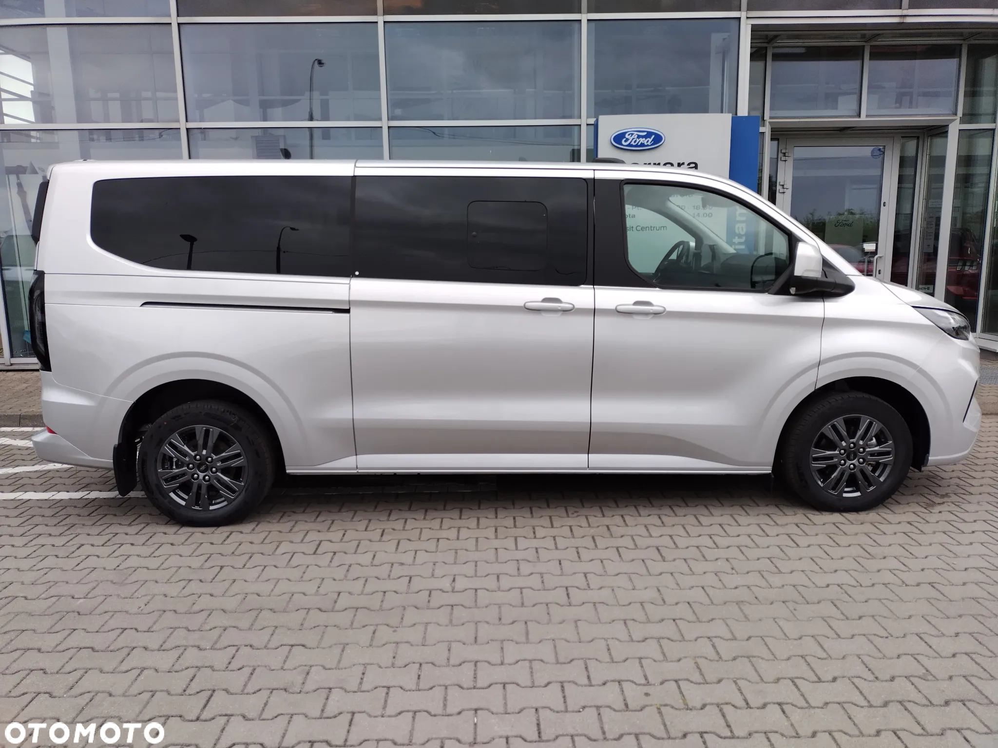 Ford Tourneo Custom 2.0 EcoBlue 320 L2 Titanium - 2
