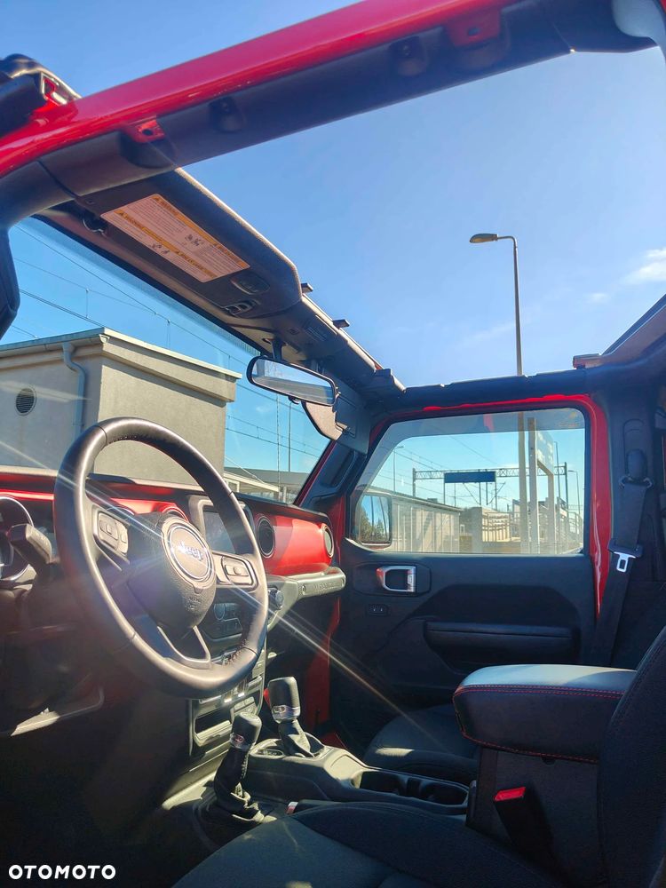 Jeep Wrangler - 11