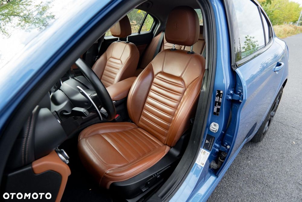 Alfa Romeo Giulia 2.0 Turbo Veloce Q4 - 13