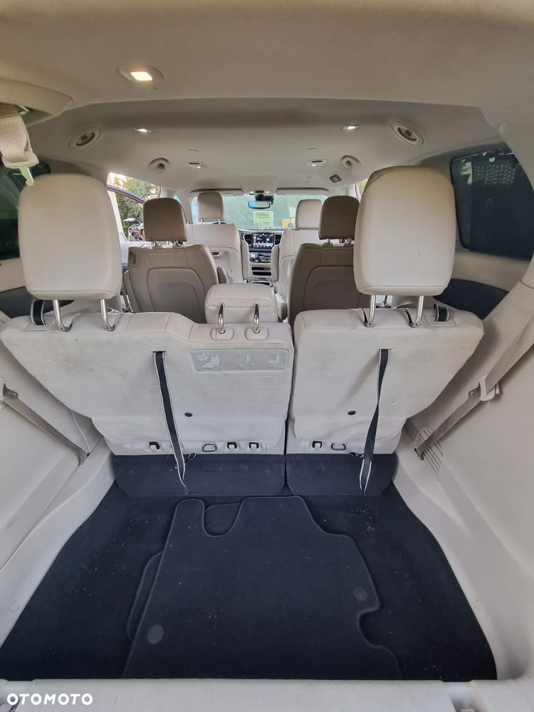 Chrysler Pacifica - 16