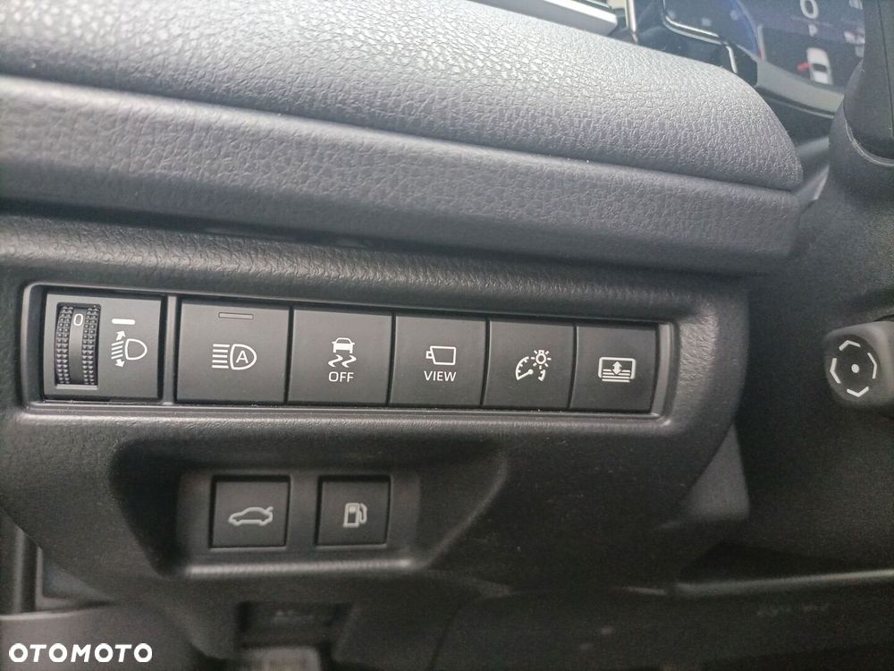 Toyota Camry - 16