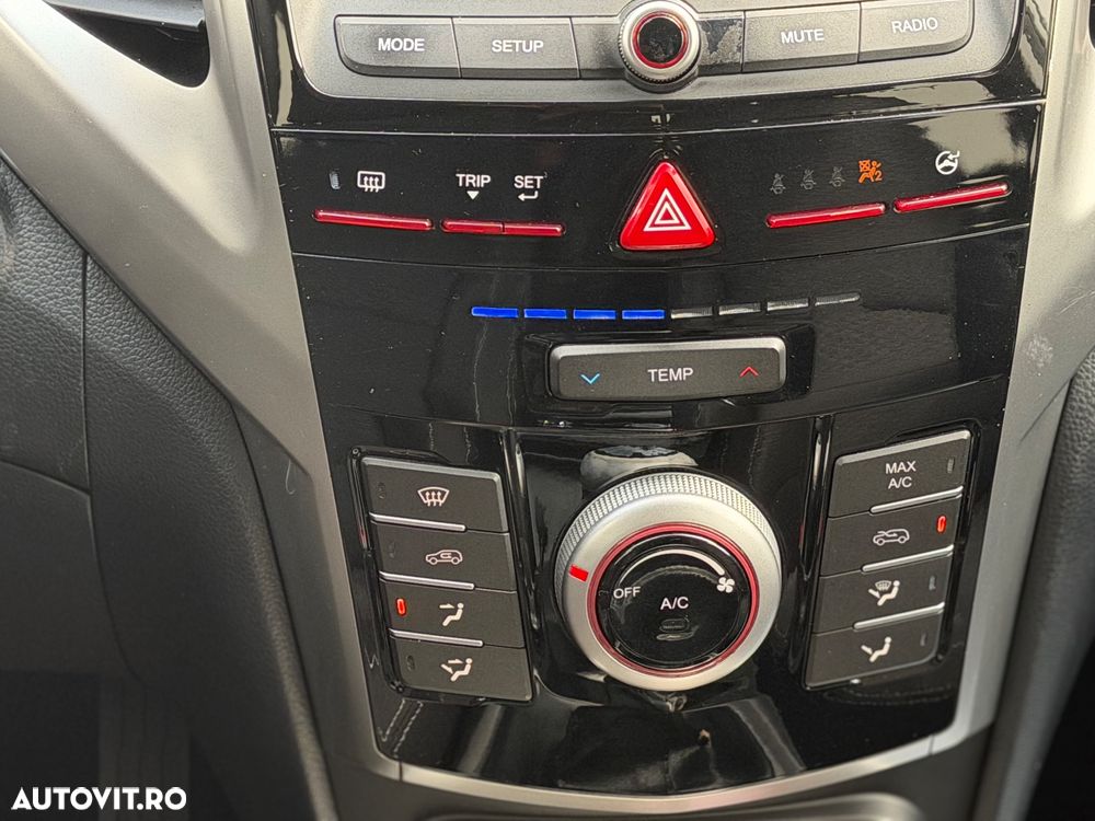 SsangYong Tivoli e-XDi 160 2WD Quartz - 13