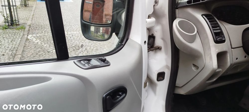 Renault Trafic - 12