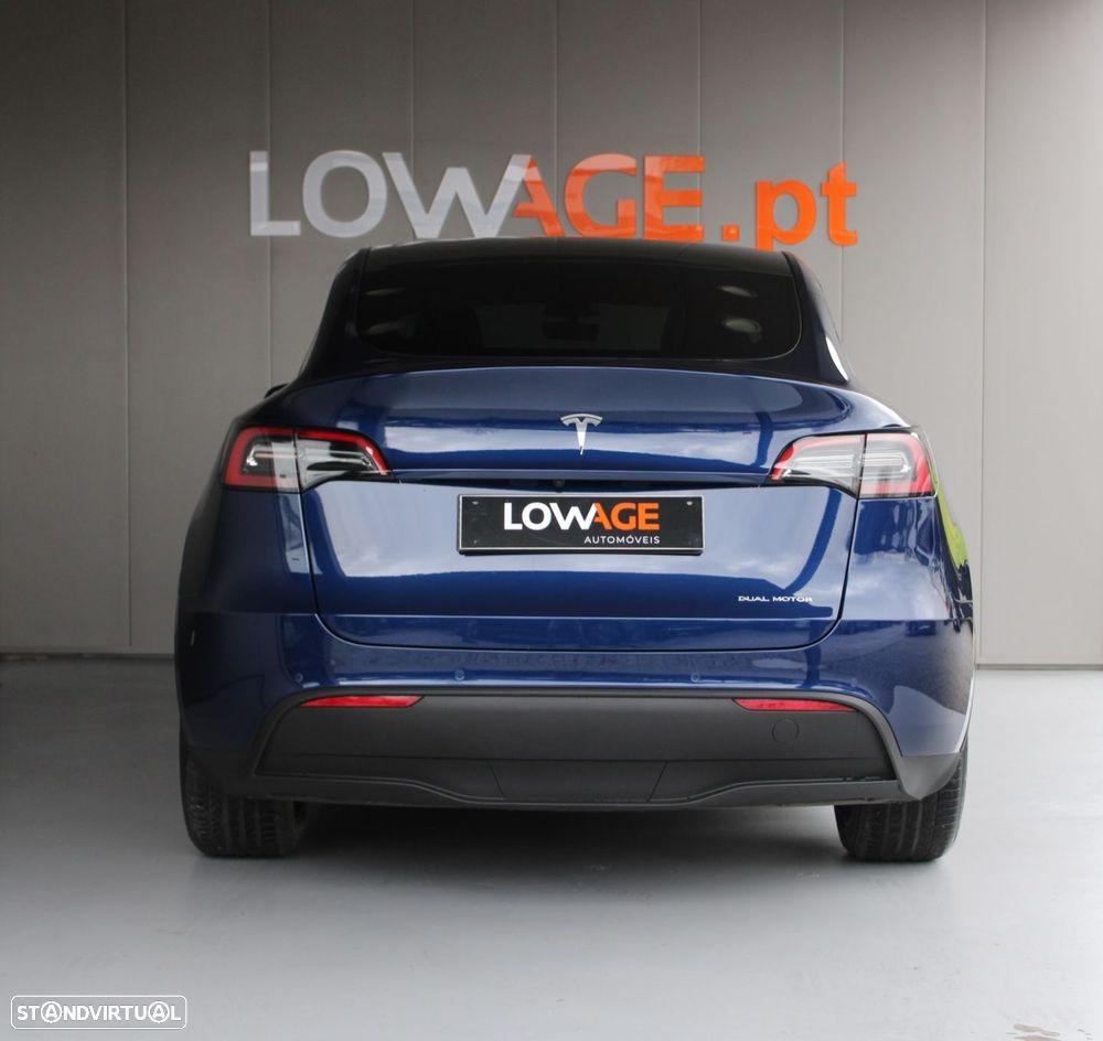 Tesla Model Y Long Range Dual Motor AWD - 11