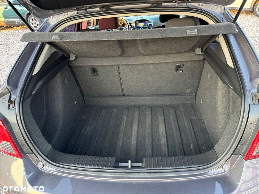 Chevrolet Cruze - 31