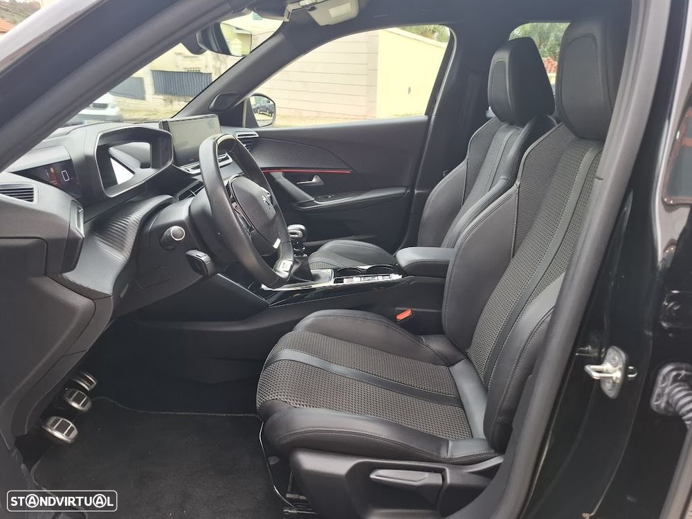 Peugeot 2008 1.2 PureTech GT Line - 33
