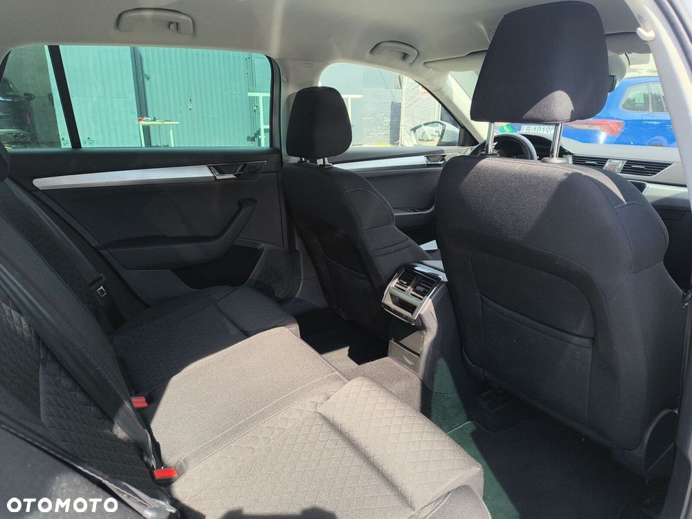 Skoda Superb 2.0 TDI SCR Ambition DSG - 19