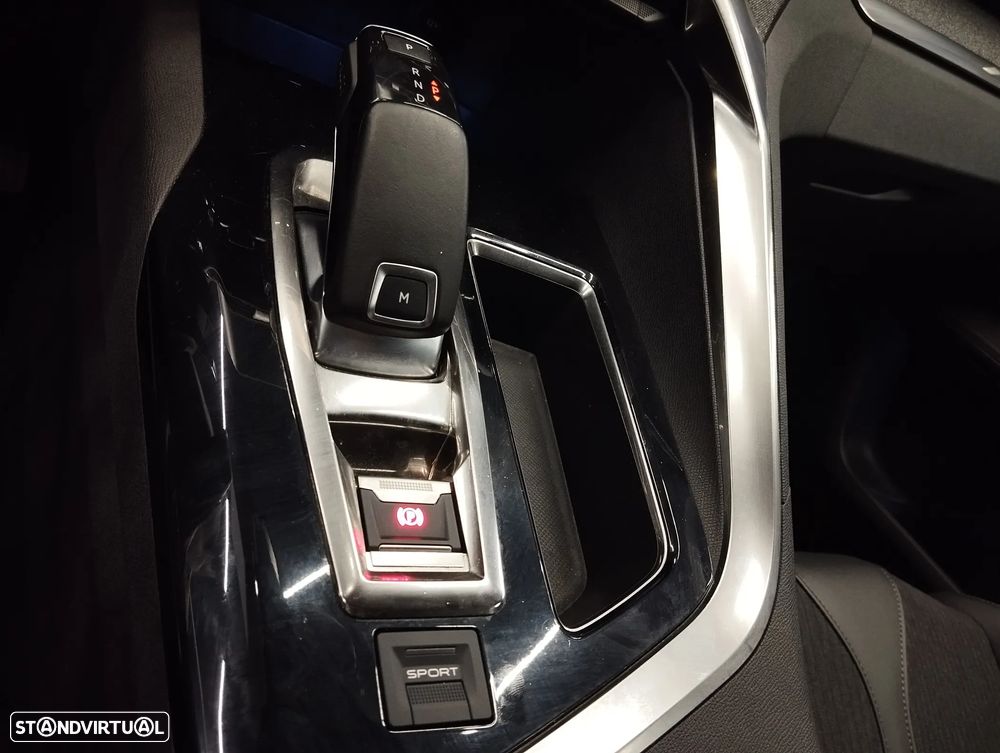 Peugeot 3008 1.5 BlueHDi GT EAT8 - 29