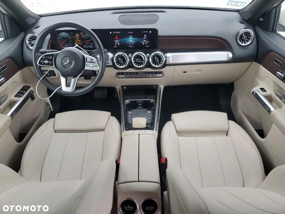 Mercedes-Benz GLB - 8