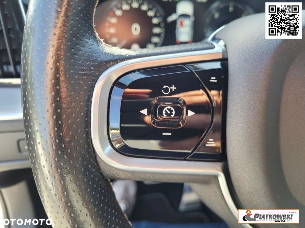 Volvo XC 60 D4 AWD R-Design - 32