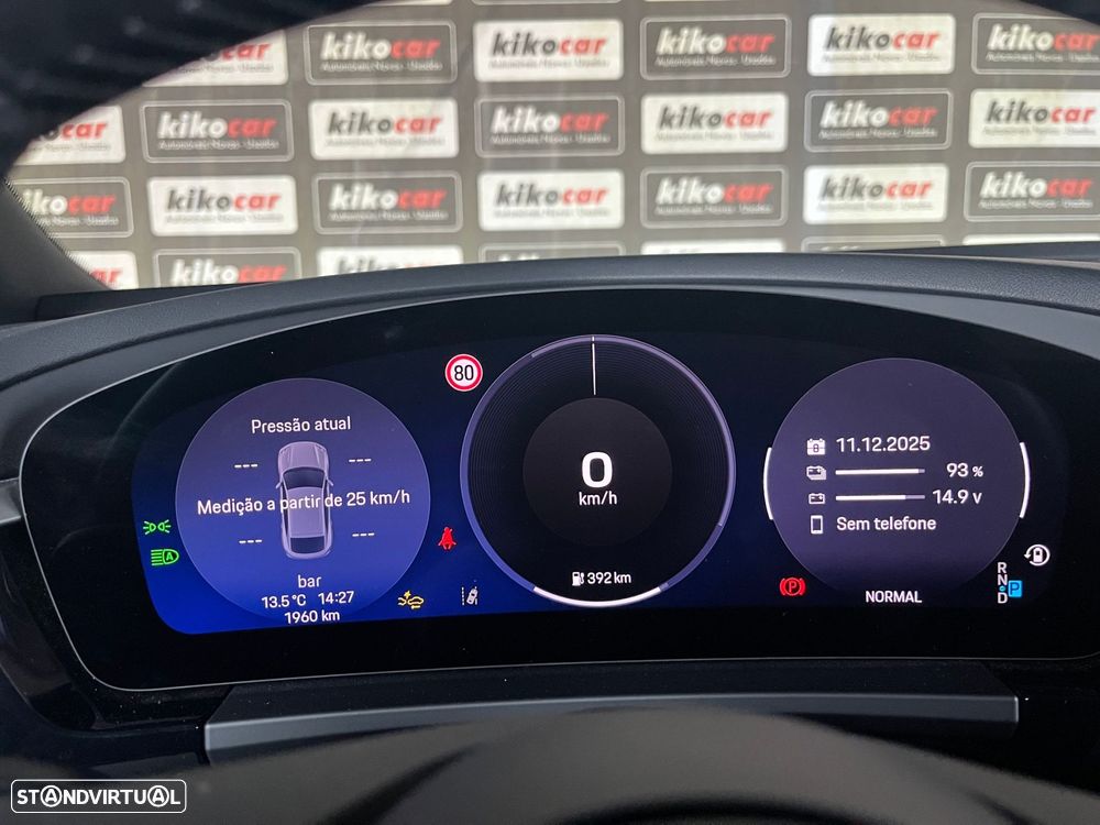 Porsche Macan Electric 4 - 30