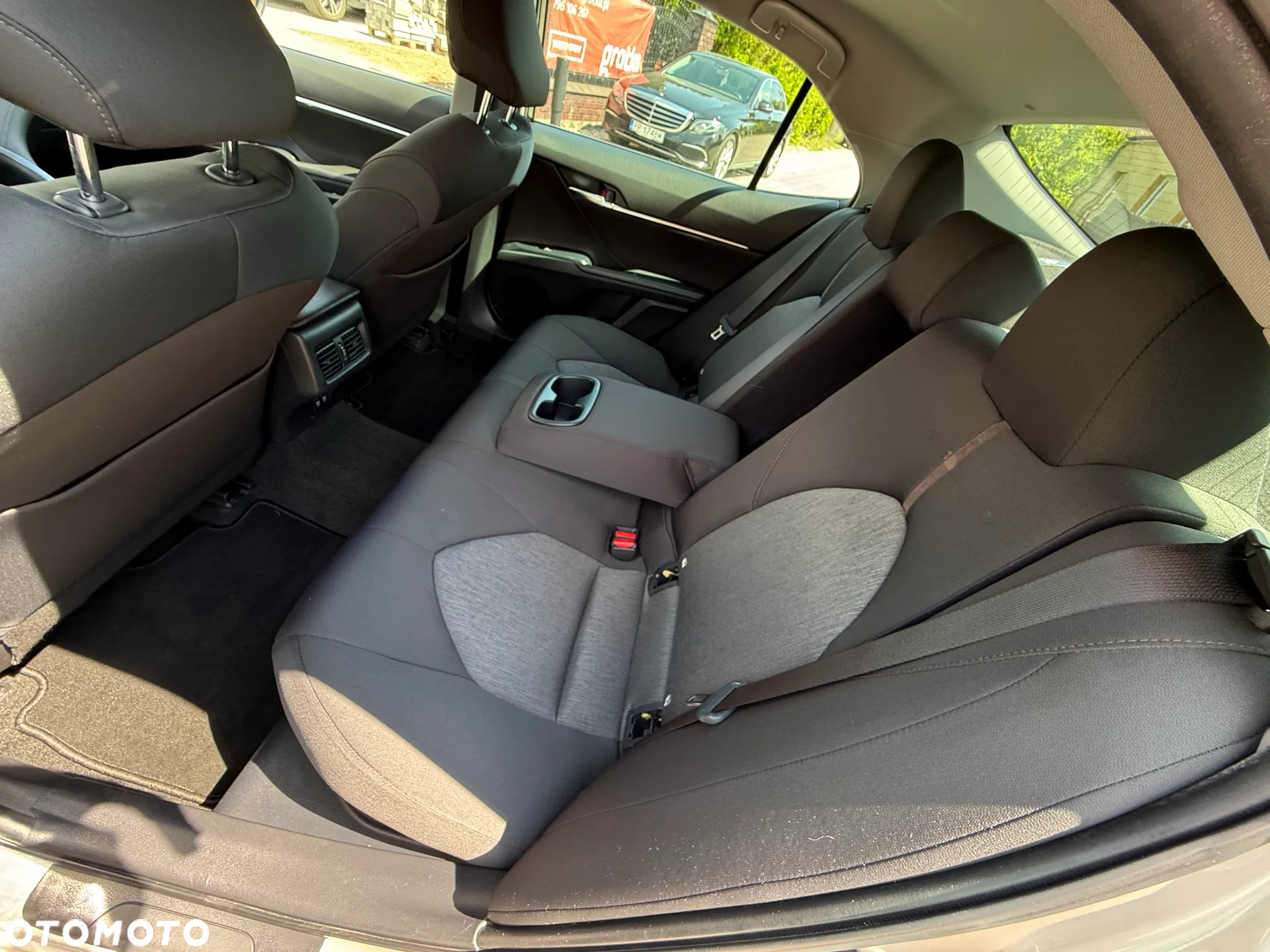 Toyota Camry 2.5 Hybrid Comfort CVT - 34