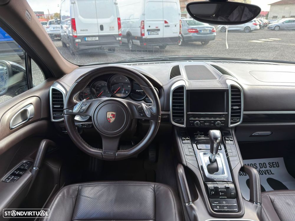 Porsche Cayenne - 8