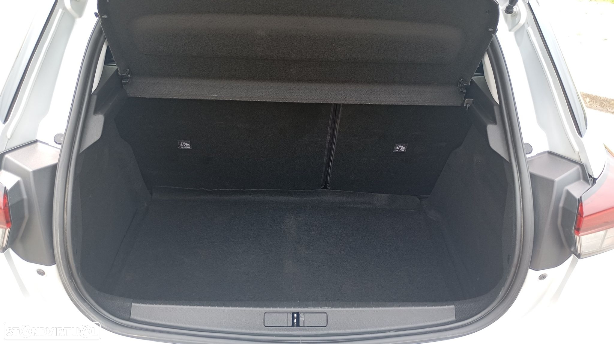 Opel Corsa 1.5 D Elegance - 30