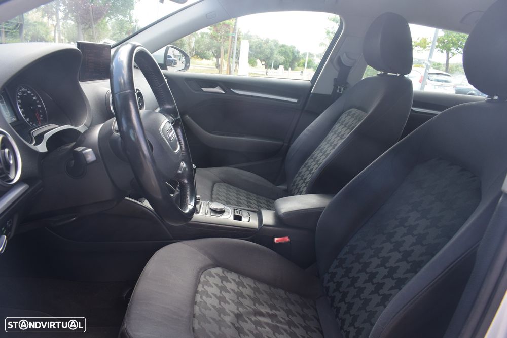 Audi A3 Sportback 1.6 TDI Advance - 11