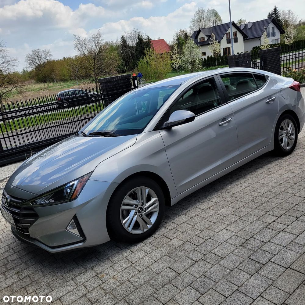 Hyundai Elantra - 11