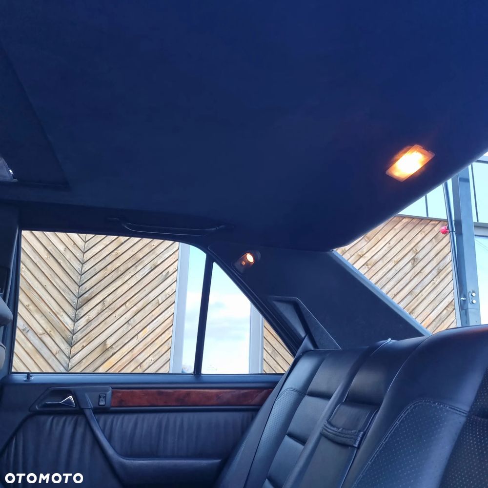Mercedes-Benz W124 (1984-1993) - 25
