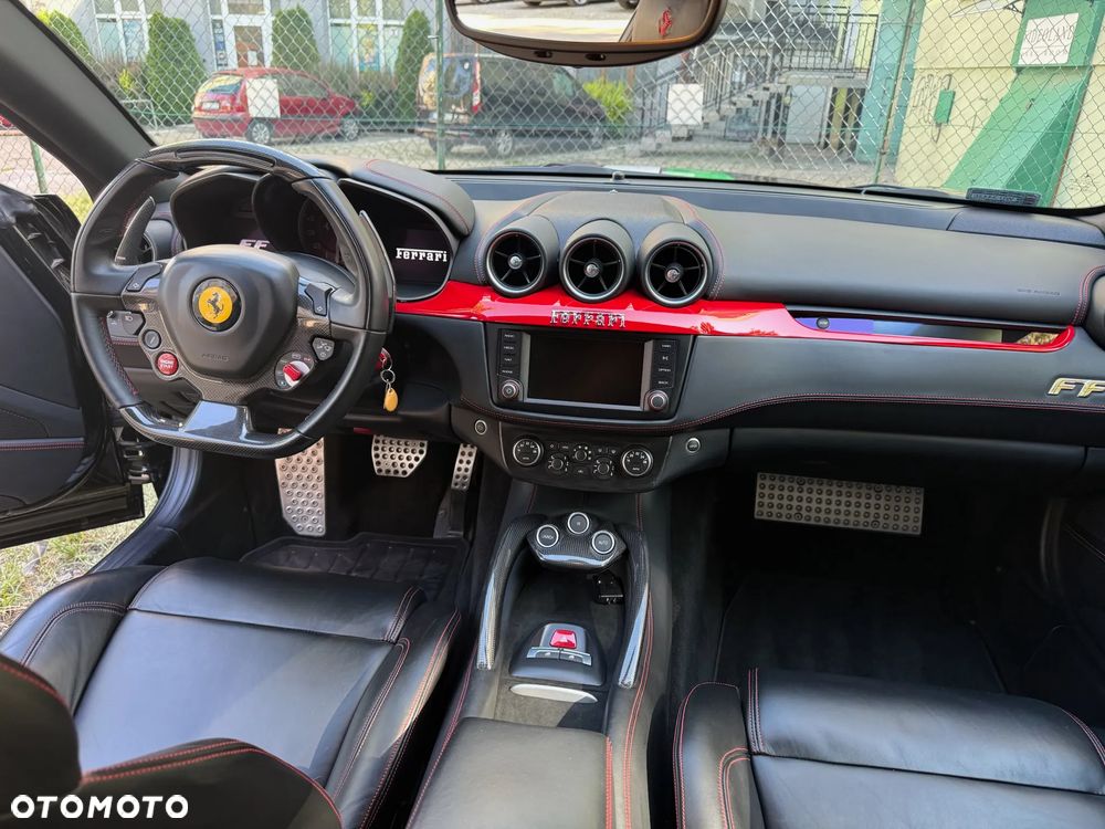 Ferrari FF - 6