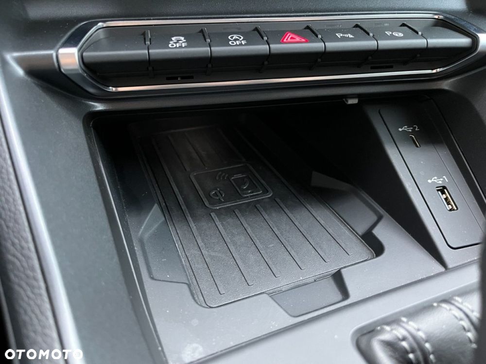 Audi Q3 35 TDI Quattro S tronic S line - 24