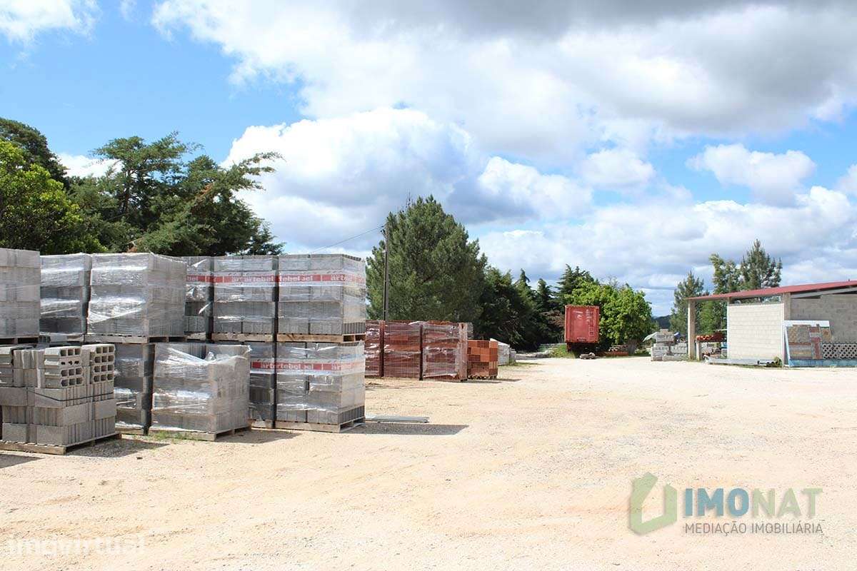 Armazém com atividade comercial - Grande imagem: 2/26