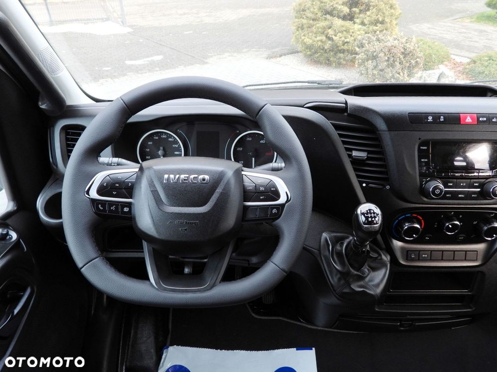 Iveco DAILY 50C16 WYWROTKA TROJSTRONNA PODWÓJNA KABINA DOKA 6 MIEJSC TEMPOMAT PNEUMATYKA BLIŹNIACZE KOŁA KLIMATYZACJA  160KM - 30