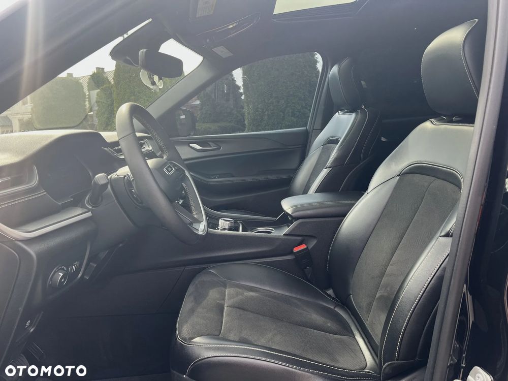 Jeep Grand Cherokee - 17