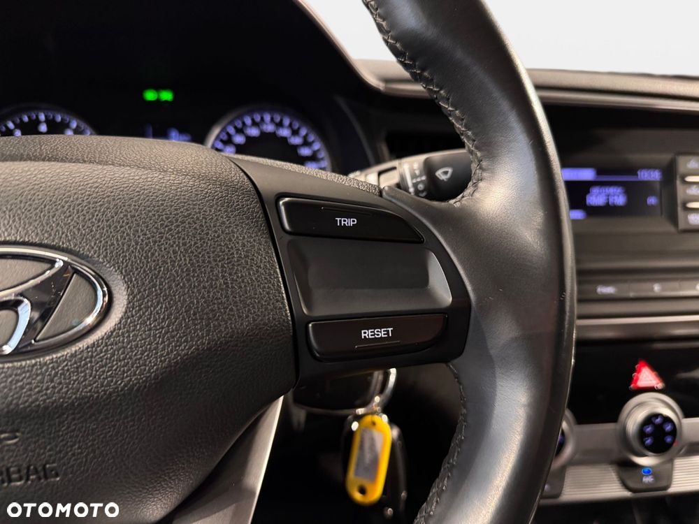 Hyundai Elantra - 19