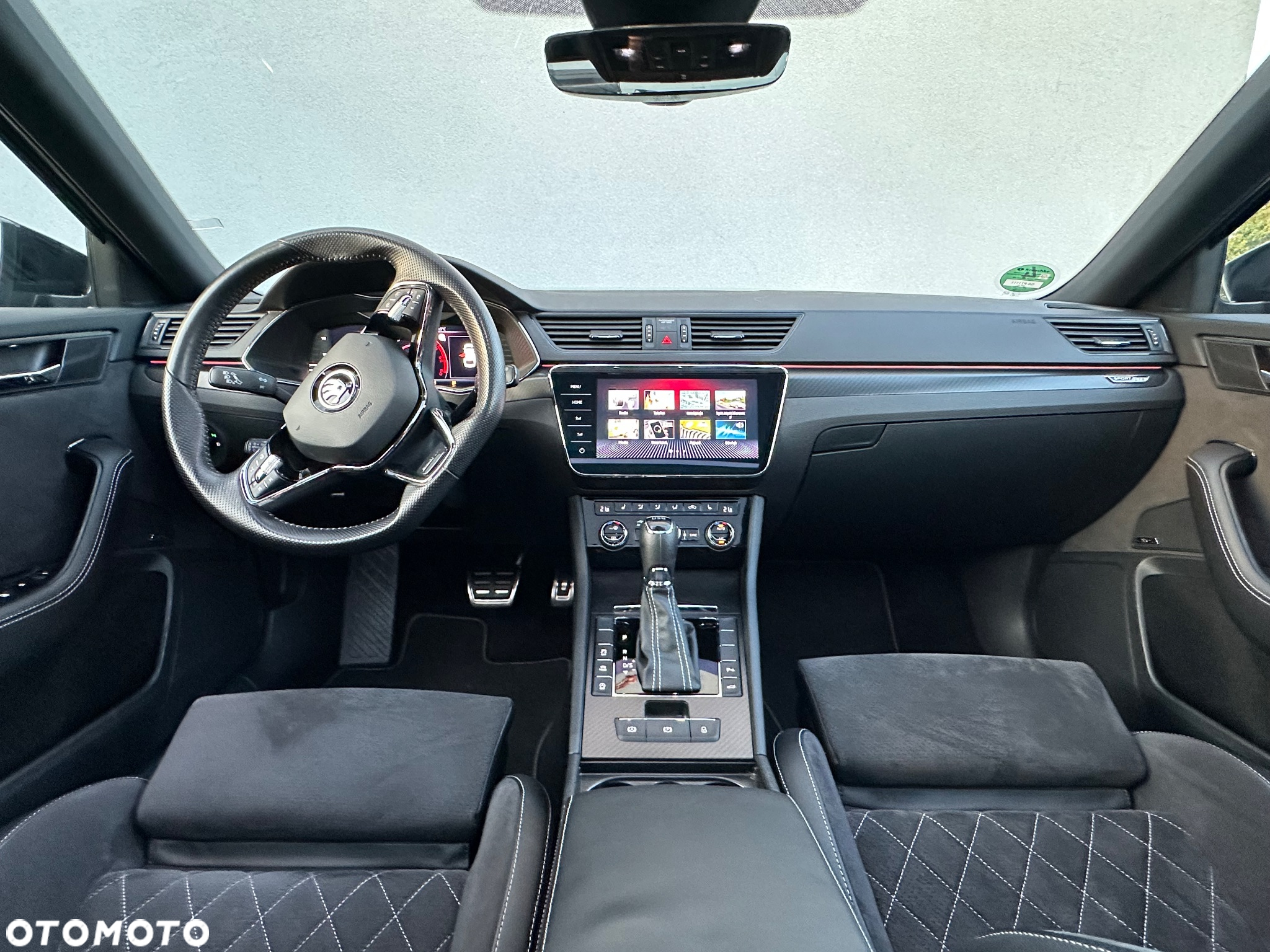 Skoda Superb 2.0 TDI DSG Sportline - 18