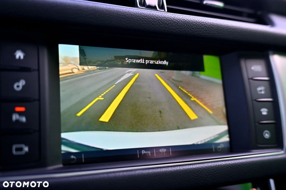 Jaguar XF 35t AWD R-Sport - 34