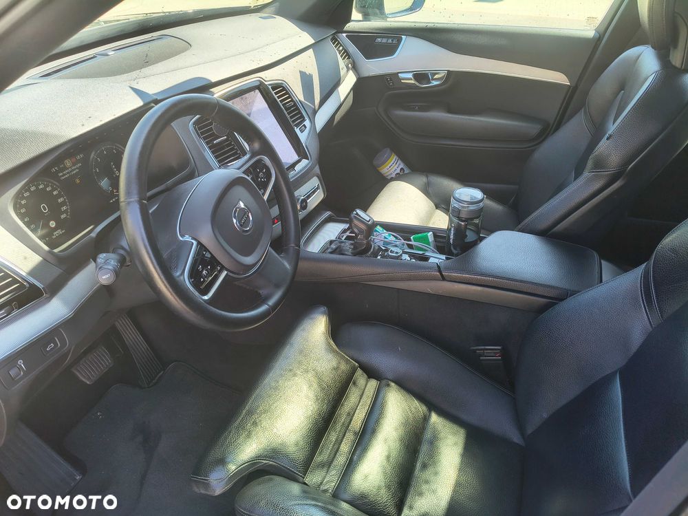 Volvo XC 90 - 7