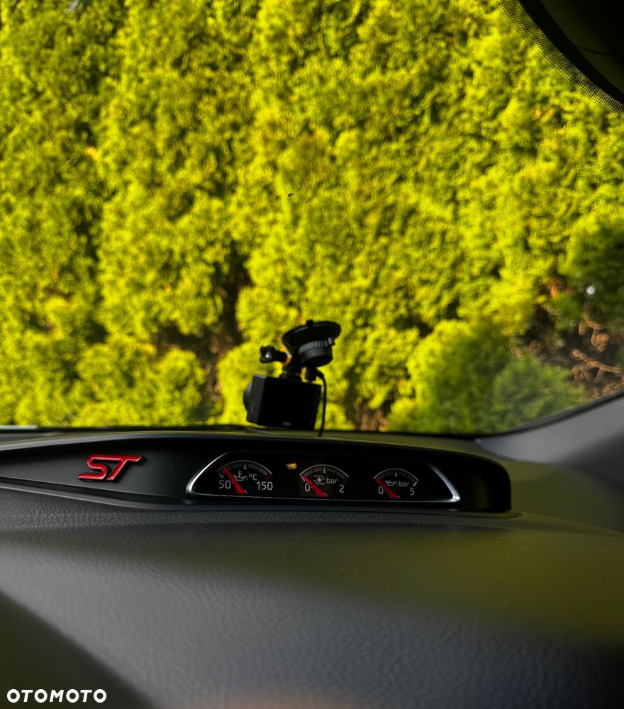 Ford Focus 2.0 EcoBoost ST - 13