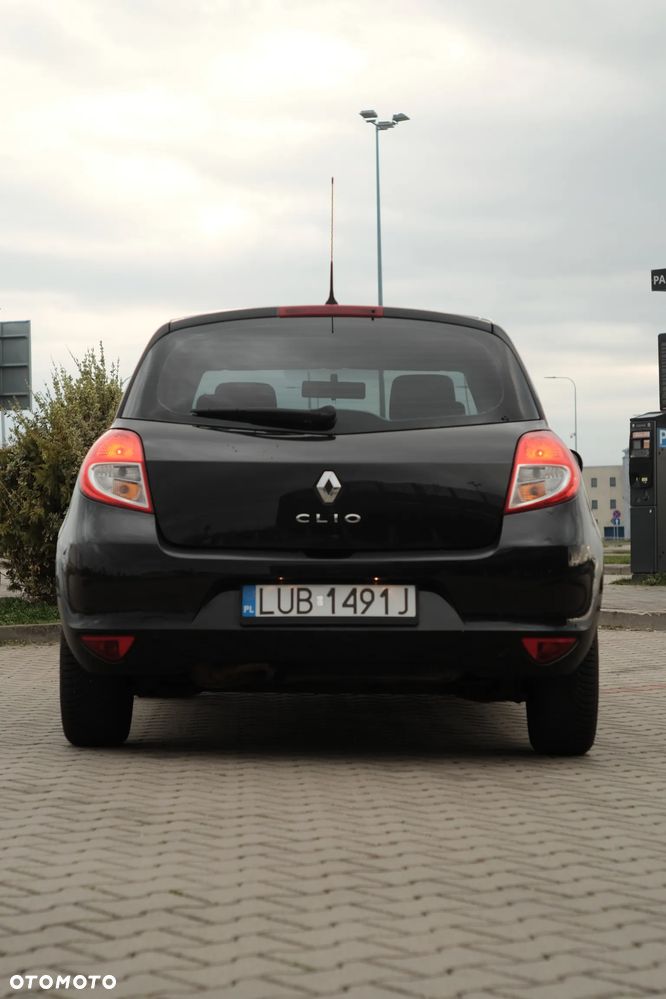 Renault Clio 1.2 16V Expression - 8