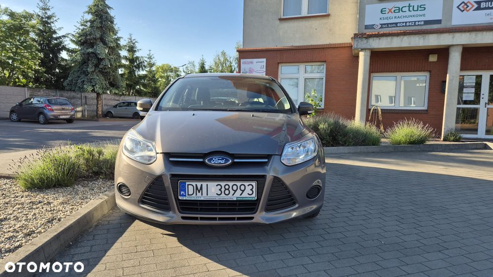 Ford Focus 1.6 Ambiente Start - 2