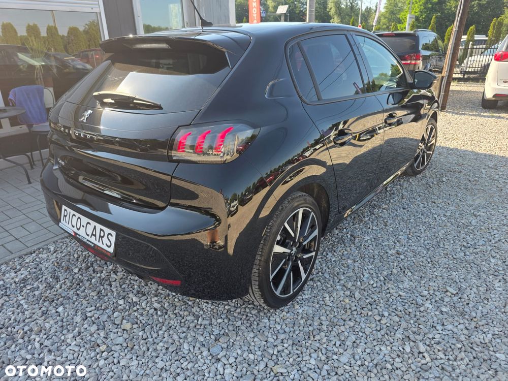 Peugeot 208 - 10