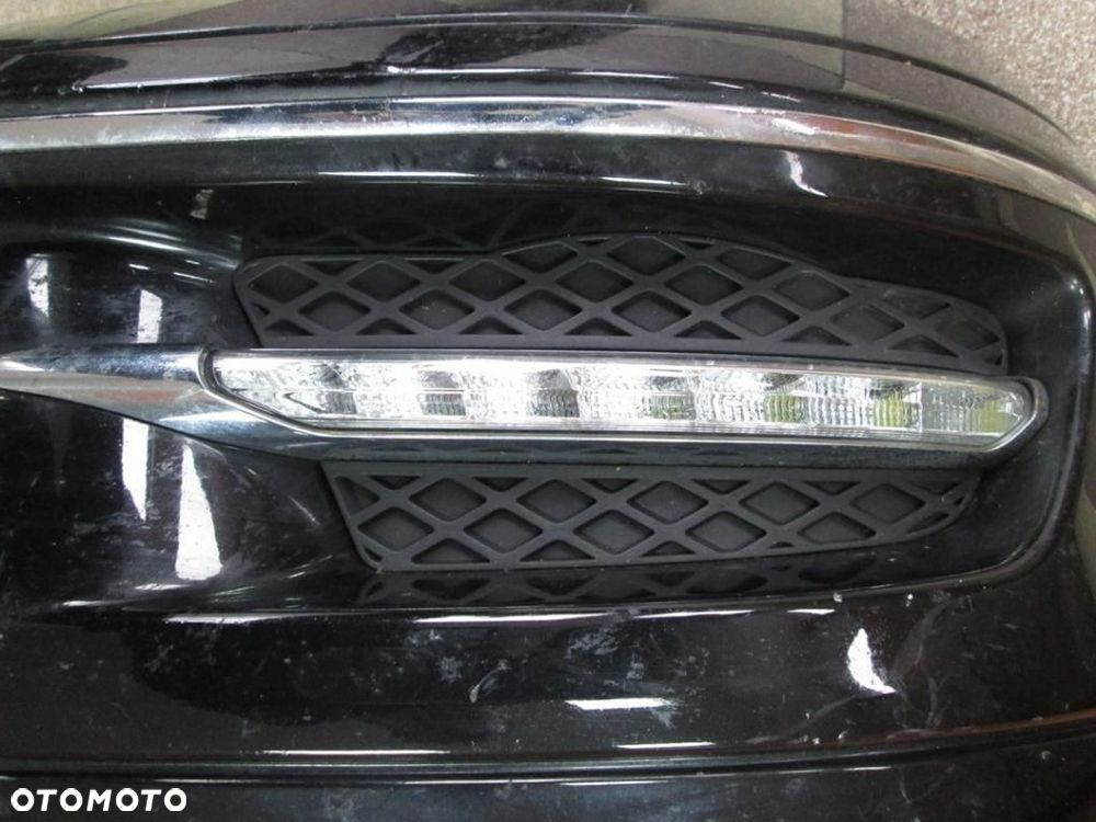 Zderzak Mercedes C klasa W 204 przedni xenon - 4