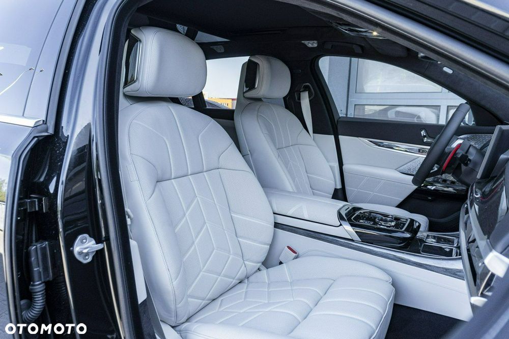 BMW Seria 7 M760e PHEV xDrive sport - 23