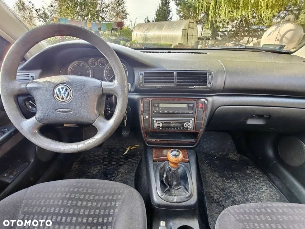 Volkswagen Passat - 14