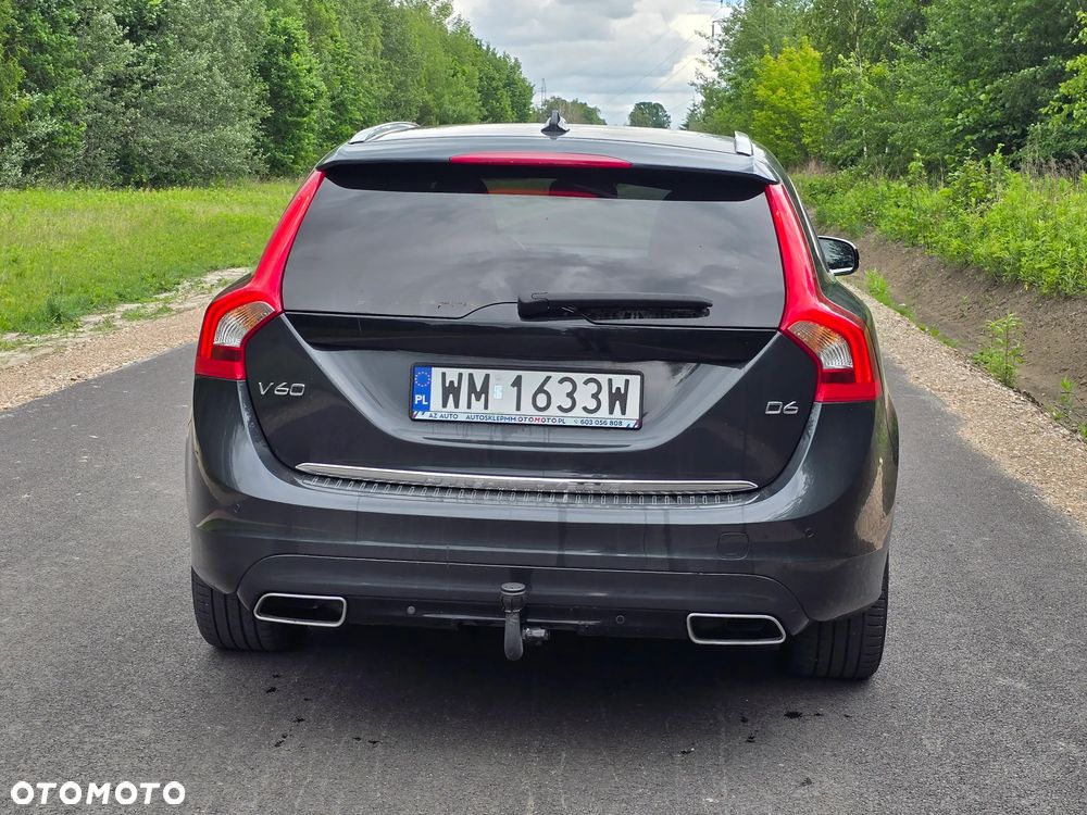 Volvo V60 D6 AWD Plug-in Hybrid Summum - 10