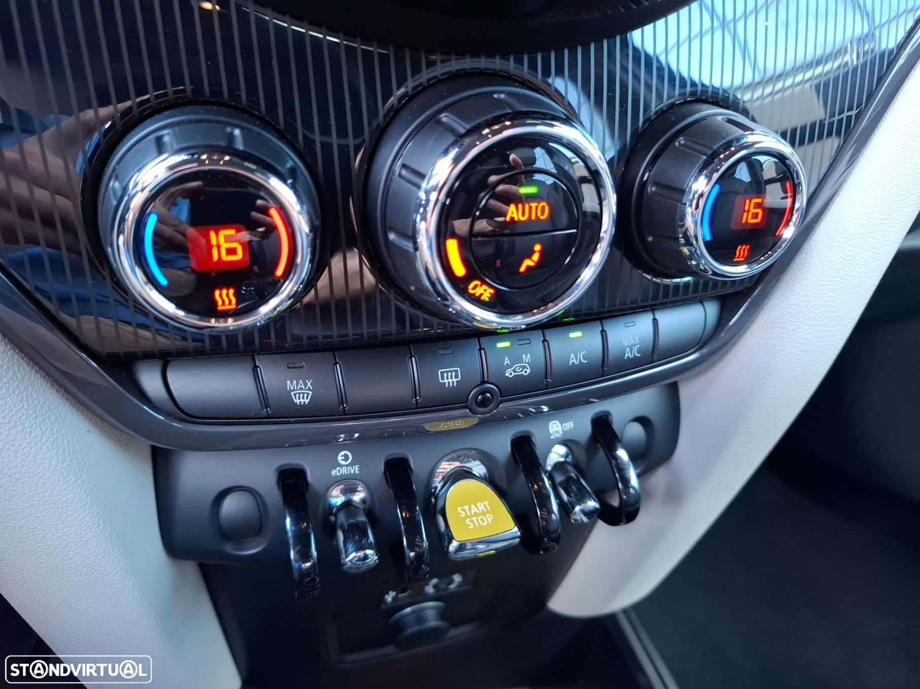 MINI Countryman Cooper SE ALL4 Auto - 18