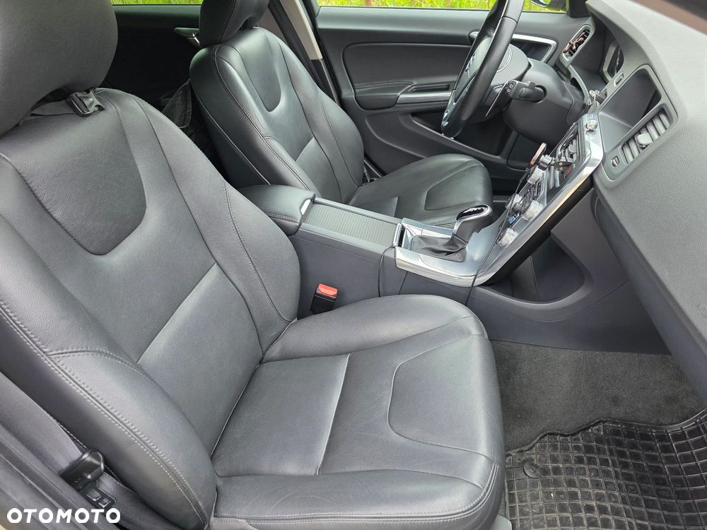 Volvo V60 T5 Drive-E Summum - 11