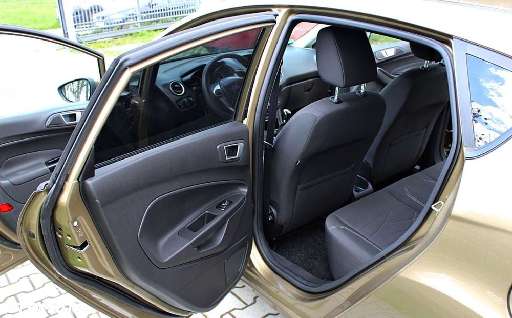 Ford Fiesta - 12