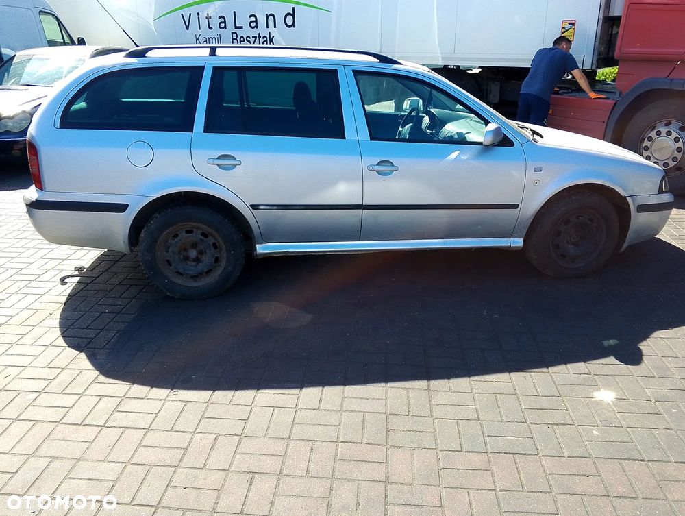 Skoda Octavia I FL (00-10r.) 1.9 TDI 110KM. Silnik ASV Skrzynia EGS lakier 9102 F7T L97A.Cały na części. GWARANCJA !!! Przód Tył Zestaw Komplet Drzwi Klapa Zderzak Błotnik Maska Grill Atrapa Szyba Pas Lampa Lusterko Boczki Fotel Kanapa Kokpit Deska Rozdzielcza Przełącznik Włącznik Sterownik Przewody Wiązka Instalacja Moduł Komputer Czujnik Listwa Pompa Alternator Wtryski Głowica Rozrusznik Kompresor Sprzęgło Dwumas Silnik Skrzynia ABS Klimatyzacji Paliwa Wspomagania Kolektor Turbina Przepustnica Zawór Chłodnica Koło Hak Belka Sanki Zawieszenie Mcpherson Półoś Amortyzator Wydech Tłumik Zacisk Most - 2