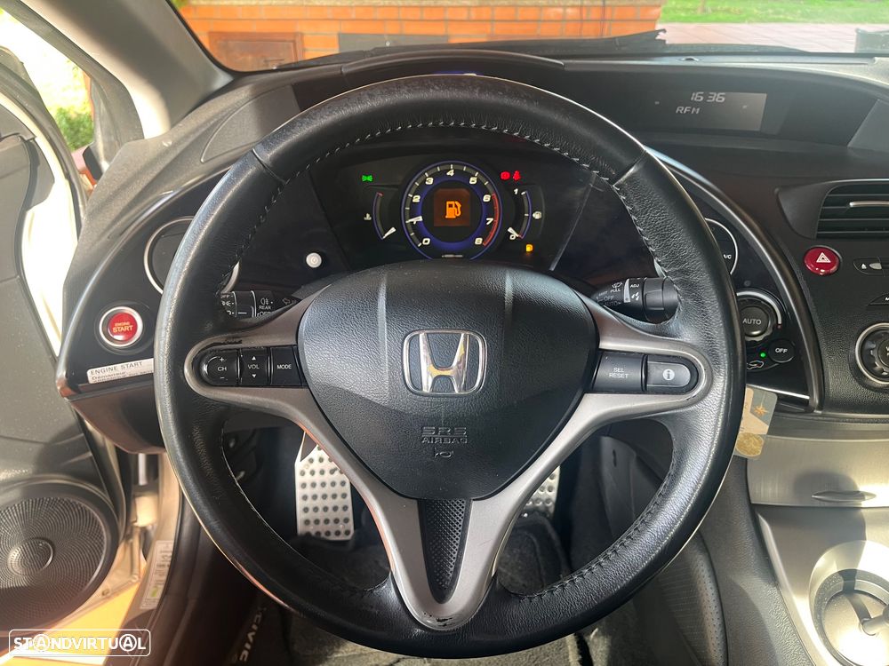 Honda Civic 1.4 Sport - 12