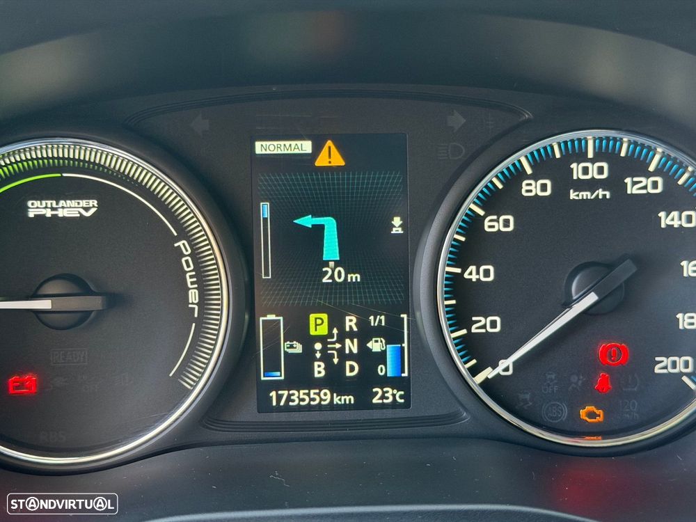 Mitsubishi Outlander 2.0 MIVEC Instyle Navi+ - 40