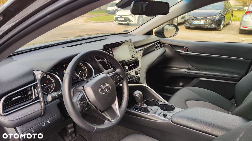 Toyota Camry - 6