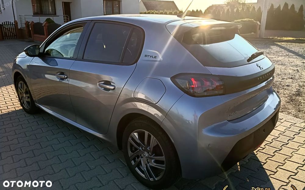 Peugeot 208