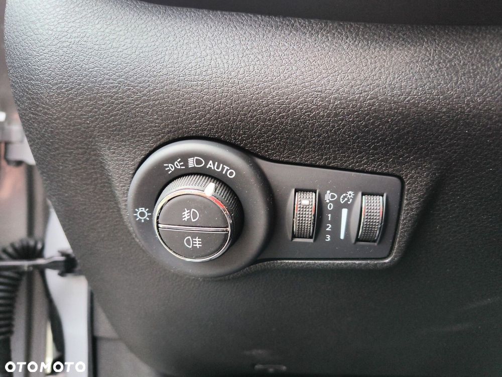 Jeep Compass - 28