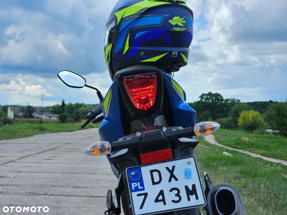Suzuki GSX - 17