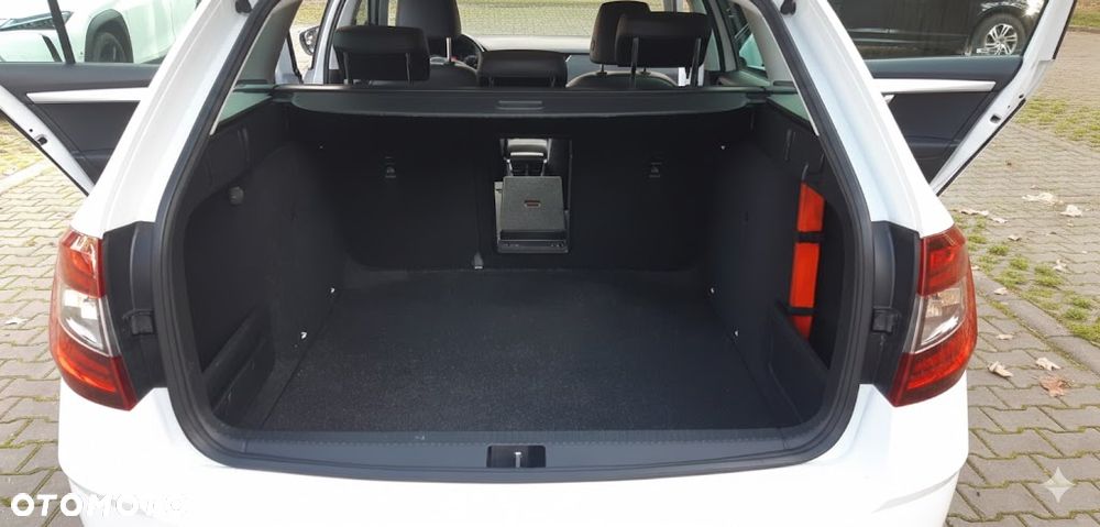 Skoda Octavia 1.6 TDI DSG Clever - 9